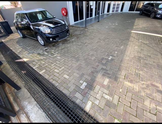 1,000M² BUSINESS CENTRE TO LET IN RUSTENBURG CENTRAL